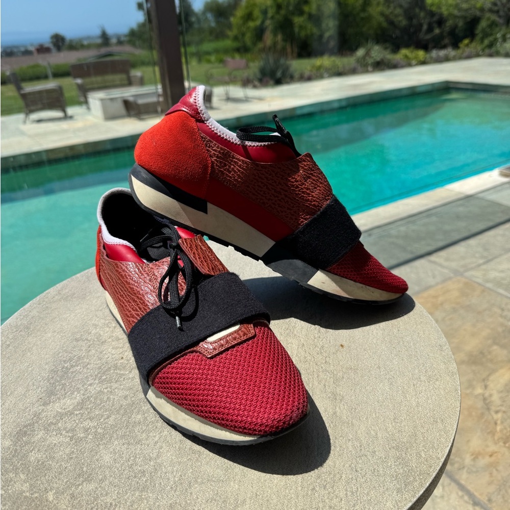 Balenciaga Rare Colorway Race Runner Sneakers Modern Athletic Design Men’s 8. - Picture 2 of 8
